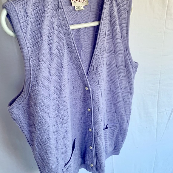 SOLD ❌ Knitted vest vintage pearl buttons size M light purple - Picture 12 of 16